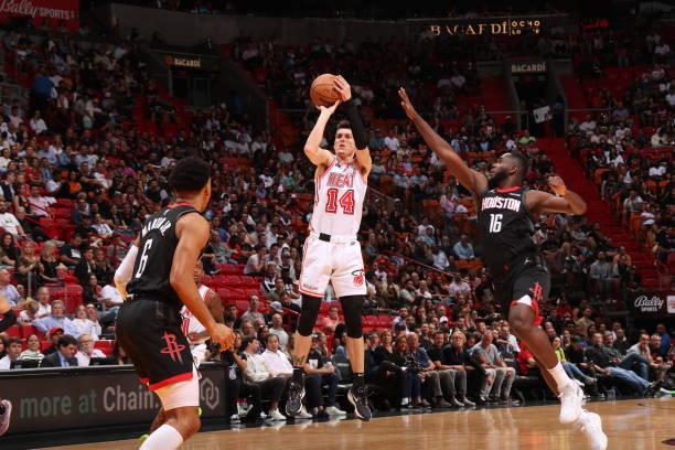 而在面对对 而在面对对