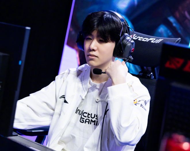 她在追逐梦 她在追逐梦