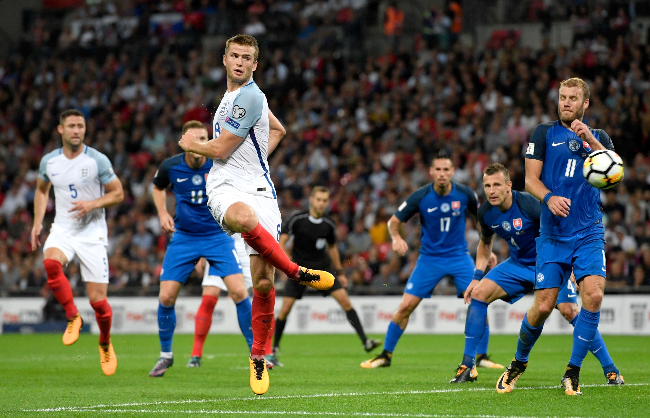 衣驰骋赛场 衣驰骋赛场